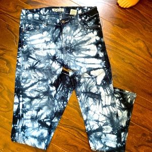 NWOT Cute tie dye/acid wash print skinny jeans in size 11
